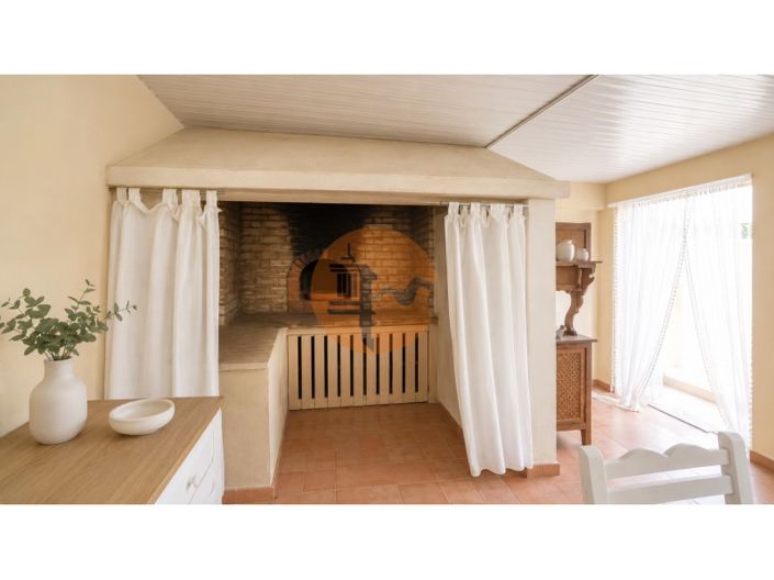 Image No.11-5 Bed Farmhouse for sale