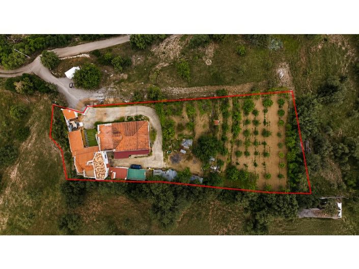 Image No.26-5 Bed Farmhouse for sale