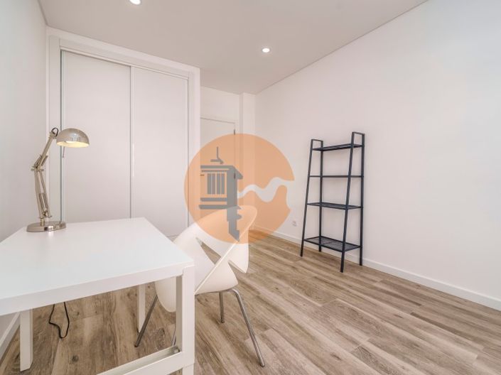 Image No.17-3 Bed Apartment for sale