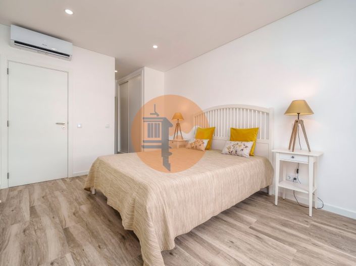 Image No.20-3 Bed Apartment for sale