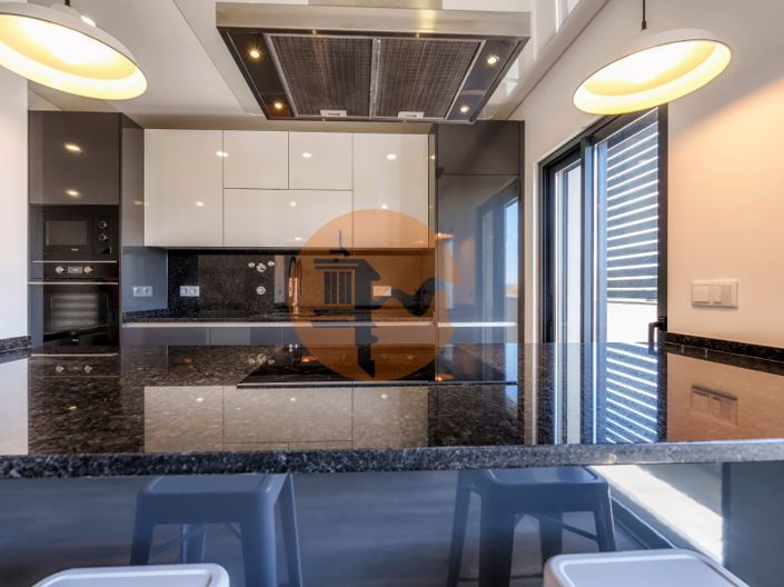 Image No.3-3 Bed Apartment for sale