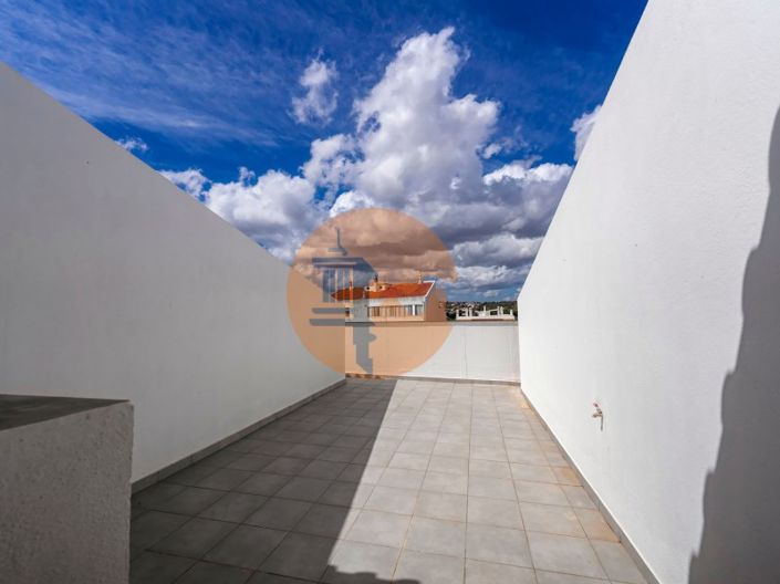 Image No.43-3 Bed Apartment for sale