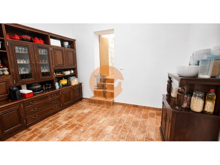 Image No.14-4 Bed House for sale