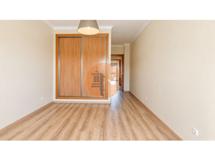 Image No.25-3 Bed Apartment for sale