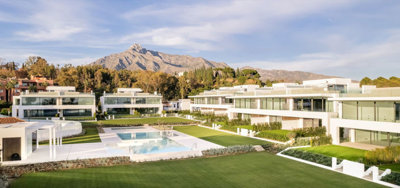 1 - Golden Mile, Casa