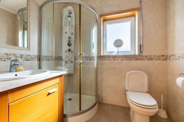 Image No.20-3 Bed House for sale