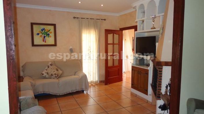 Image No.2-4 Bed Villa for sale