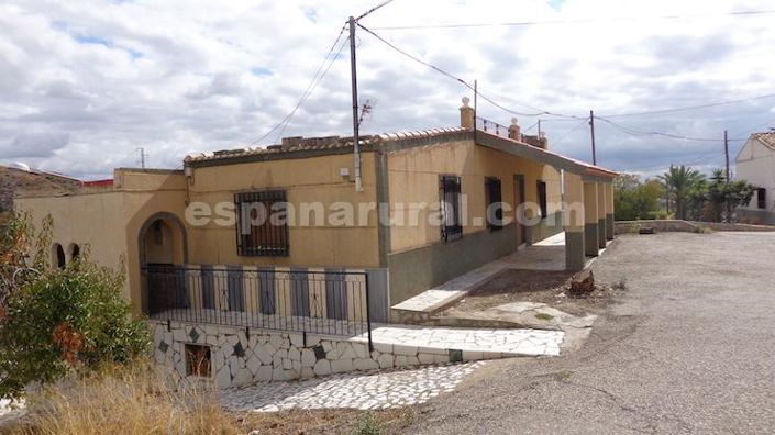Image No.18-6 Bed Country House for sale
