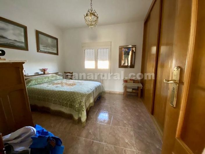 Image No.8-6 Bed Country House for sale