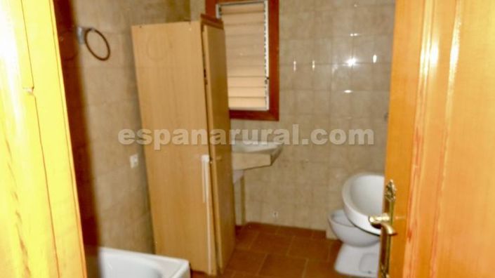 Image No.11-9 Bed Apartment for sale