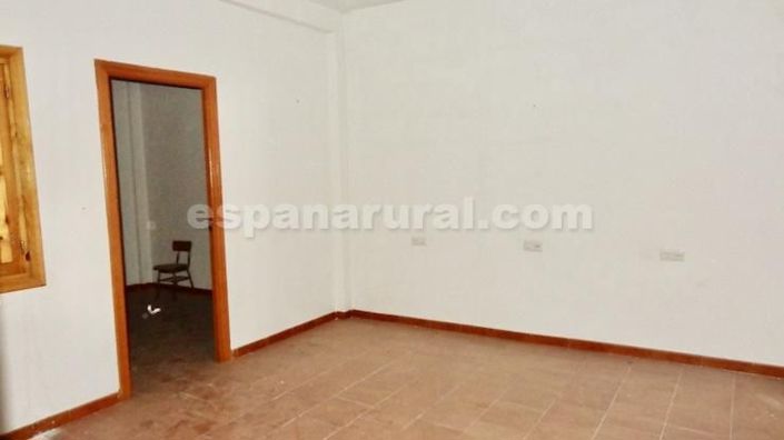 Image No.13-9 Bed Apartment for sale
