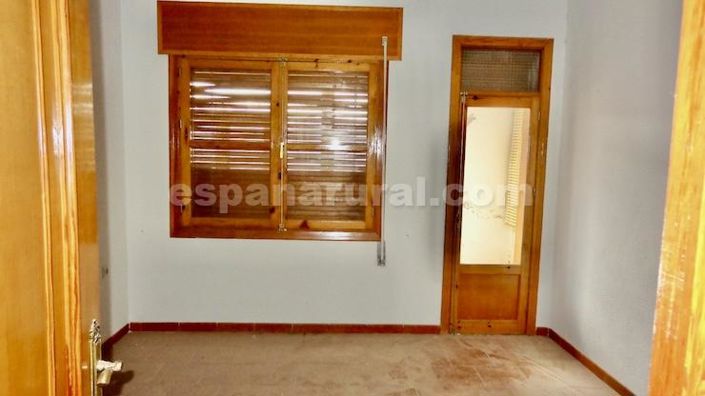 Image No.17-9 Bed Apartment for sale