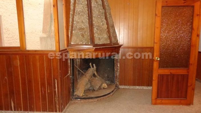 Image No.3-9 Bed Apartment for sale