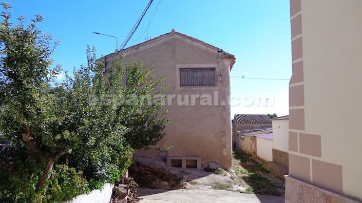 Image No.24-3 Bed Country House for sale