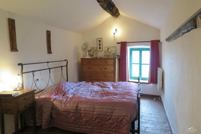 Image No.13-3 Bed Property for sale