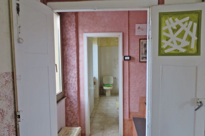 Image No.20-3 Bed Property for sale