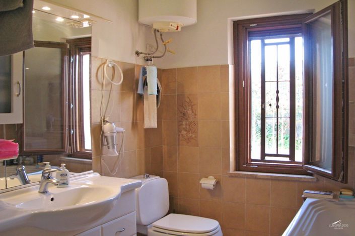 Image No.34-4 Bed Property for sale