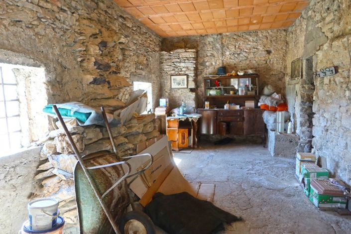Image No.18-2 Bed Property for sale