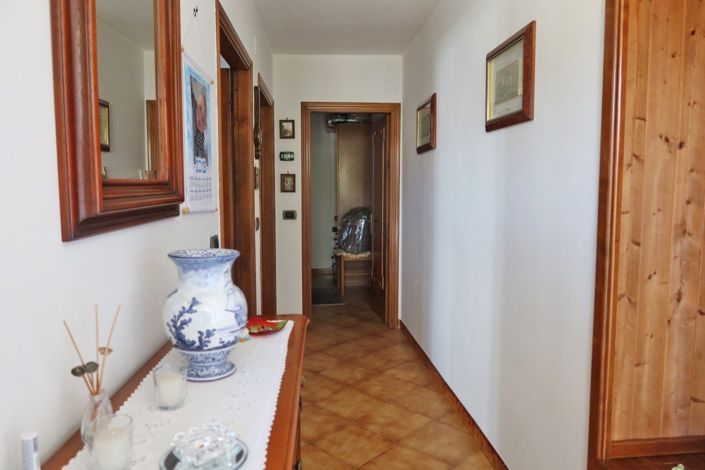 Image No.6-2 Bed Property for sale