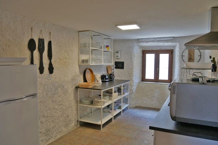 Image No.17-2 Bed Property for sale