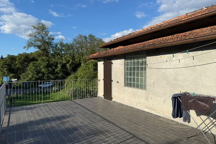 Image No.17-4 Bed Property for sale