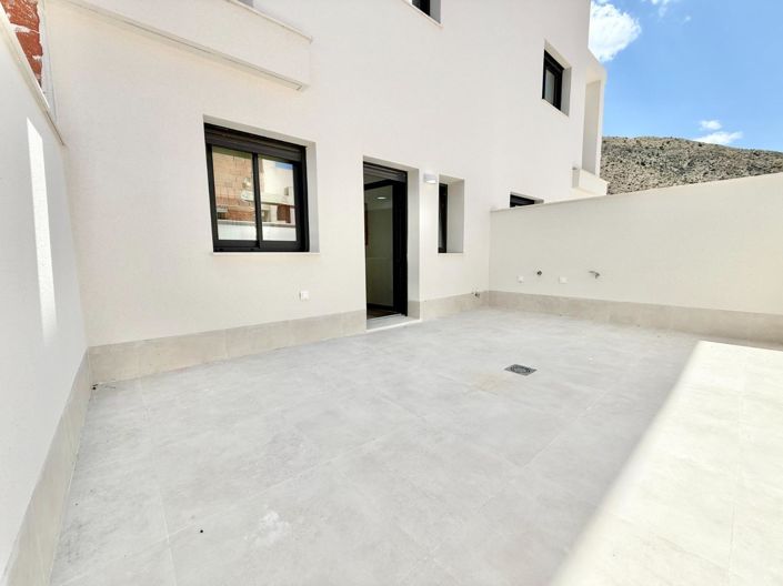 Image No.4-2 Bed Townhouse for sale