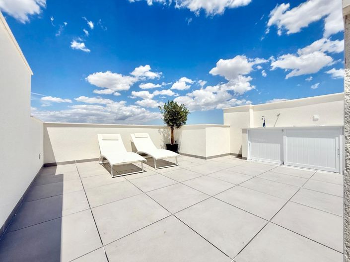Image No.5-2 Bed Townhouse for sale