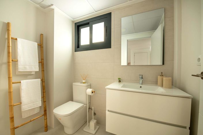 Image No.8-2 Bed Bungalow for sale