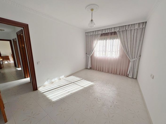 Image No.20-4 Bed Apartment for sale
