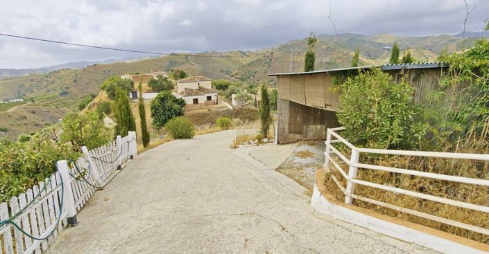 Image No.26-2 Bed Country House for sale