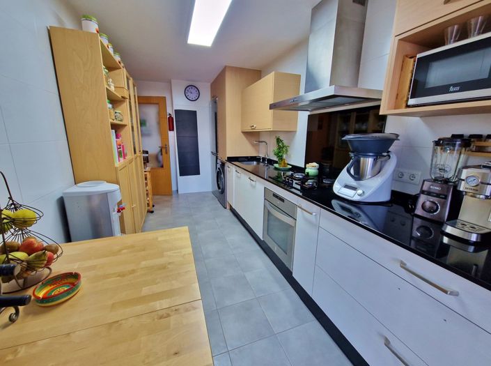Image No.10-3 Bed Apartment for sale