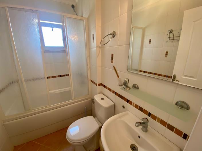Image No.17-3 Bed Villa / Detached for sale