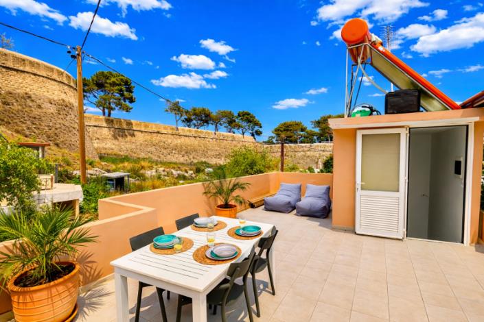 Image No.13-2 Bed House for sale