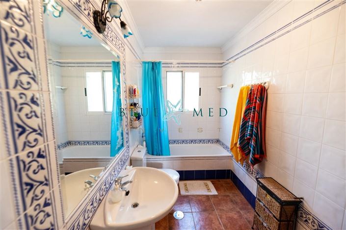 Image No.33-4 Bed Country House for sale