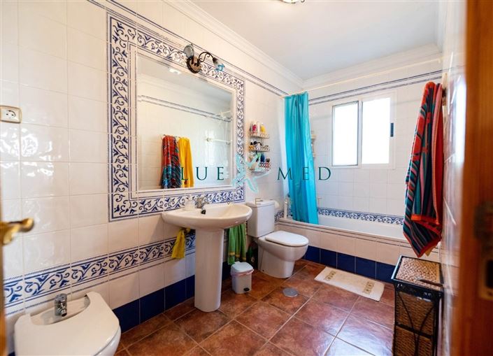 Image No.8-4 Bed Country House for sale