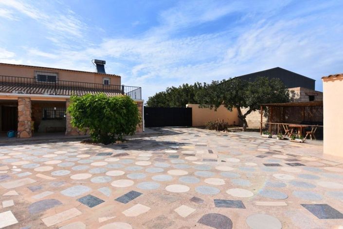 Image No.9-4 Bed Country House for sale