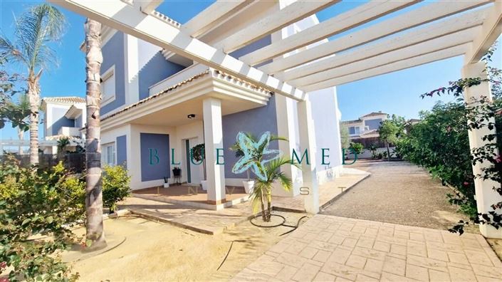 Image No.20-3 Bed Villa for sale