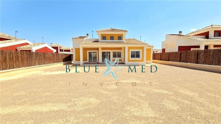 Image No.2-3 Bed Villa for sale