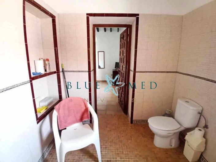 Image No.17-6 Bed Country House for sale