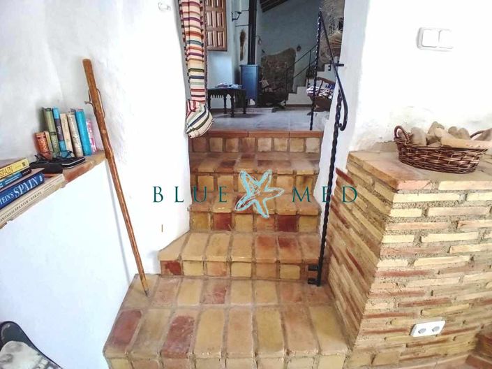 Image No.25-6 Bed Country House for sale