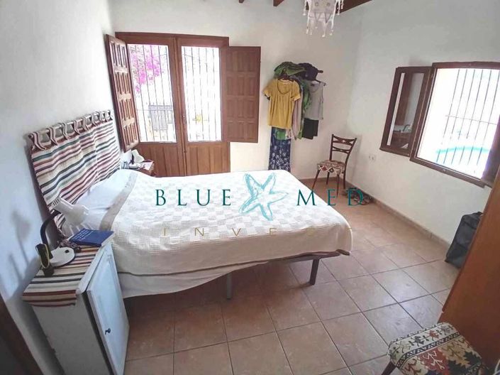 Image No.31-6 Bed Country House for sale