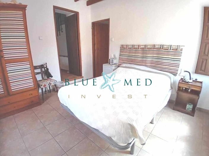 Image No.32-6 Bed Country House for sale