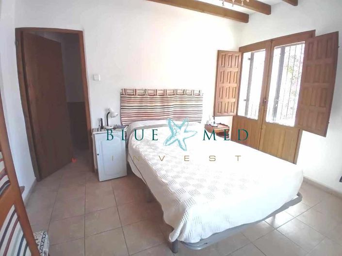 Image No.33-6 Bed Country House for sale