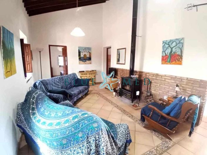 Image No.8-6 Bed Country House for sale