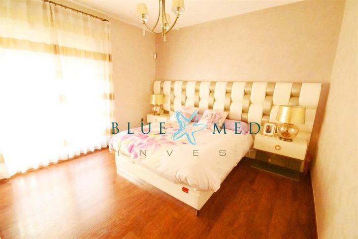 Image No.47-5 Bed Country House for sale