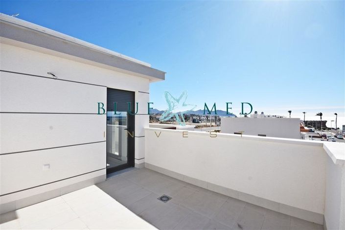 Image No.3-3 Bed Villa for sale