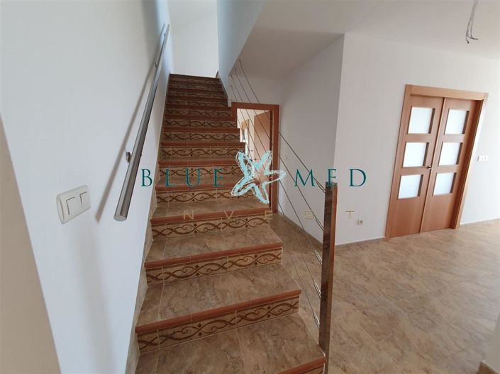 Image No.17-5 Bed Country House for sale