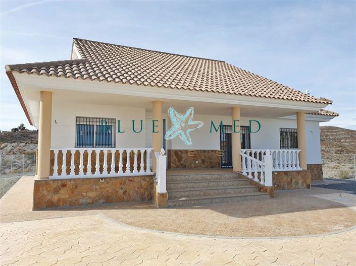 Image No.2-5 Bed Country House for sale
