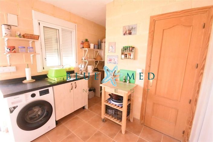 Image No.41-3 Bed Country House for sale