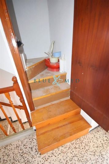 Image No.10-6 Bed Property for sale